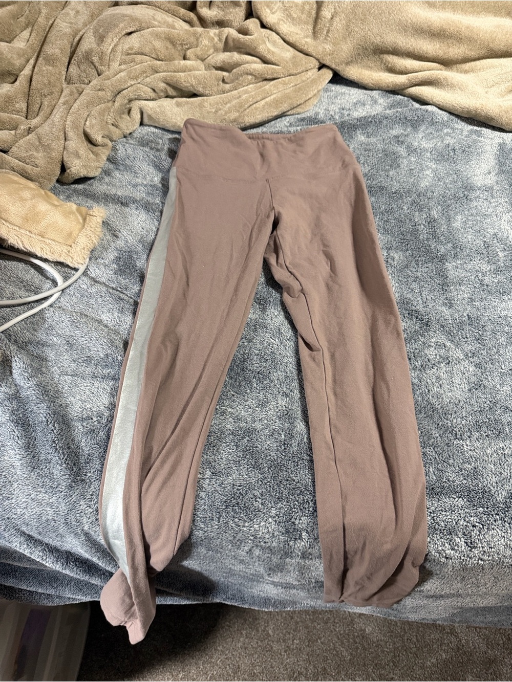 PINK Victoria's Secret Mauve-Taupe Leggings with Silver Logo Tag